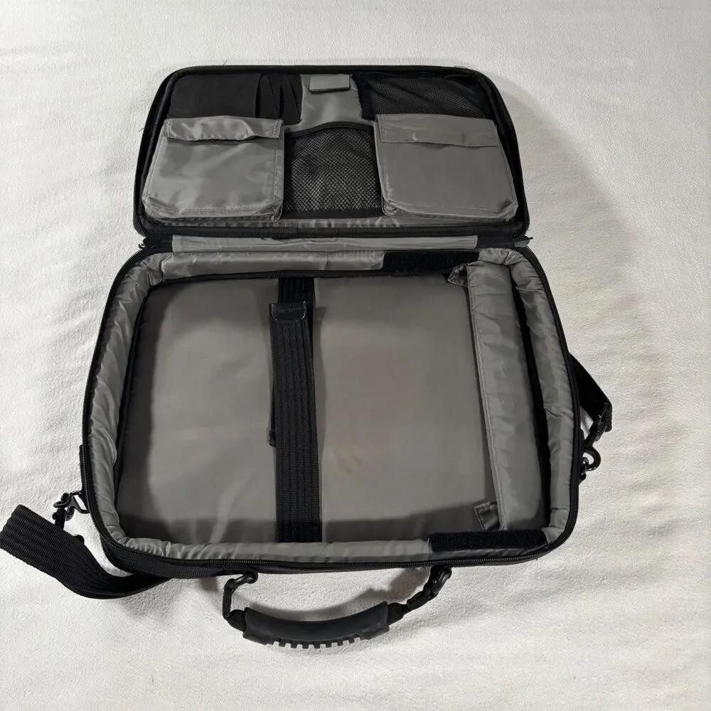 Targus Laptop Messenger Bag Unisex Medium Black Excellent Dome Protection System